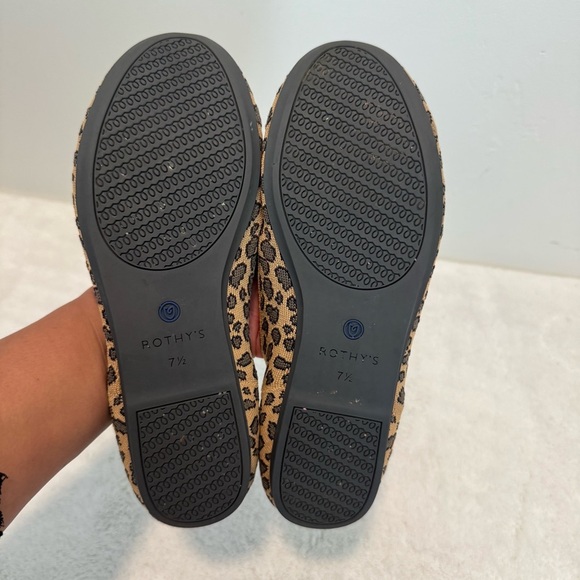 Rothy’s The Flat Round Toe Shoes in Retired Cheetah Print size 7/5 - Picture 6 of 9